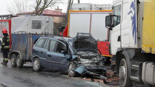 Wypadek na Przytyckiej. Dwie osoby nie żyja