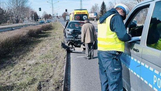 Wypadek na ul. Maratońskiej. Jedna osoba w szpitalu
