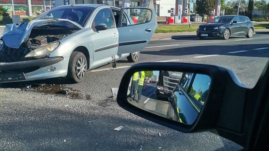 Wypadek przy Kieleckiej. Dwoje dzieci w szpitalu