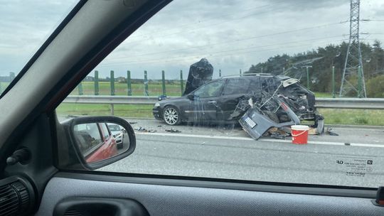 Wypadek w Dobrucie. Trzy osoby w szpitalu 