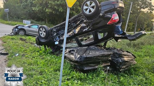 Wypadek w Gulinku. Zderzyły się dwa samochody, 60-latka w szpitalu
