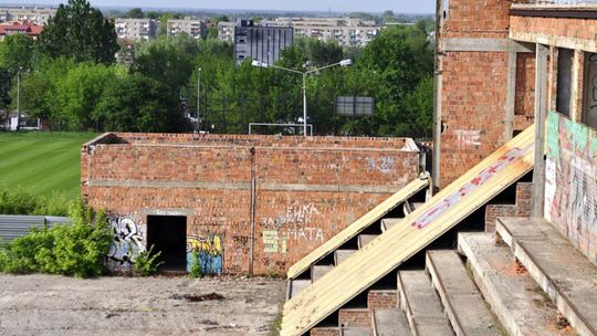 Wypadek w opuszczonej hali MOSiR!