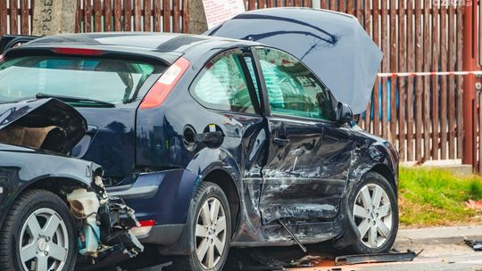 Wypadek w Pionkach. Dwie osoby trafiły do szpitala