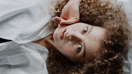 Wypełnianie zmarszczek mimicznych – jaką metodę wybrać?