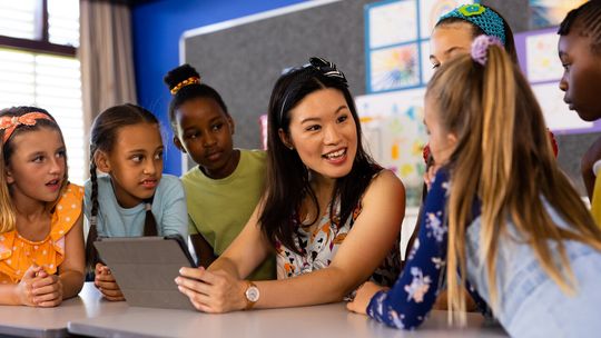 Wyposażenie interaktywne dla szkół – czy jest możliwe także poza dużymi miastami?