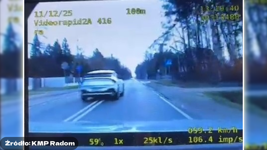 Wyprzedzał przed przejściem dla pieszych. Nie zauważył, że to radiowóz Wyprzedzał przed przejściem dla pieszych. Nie zauważył, że to radiowóz