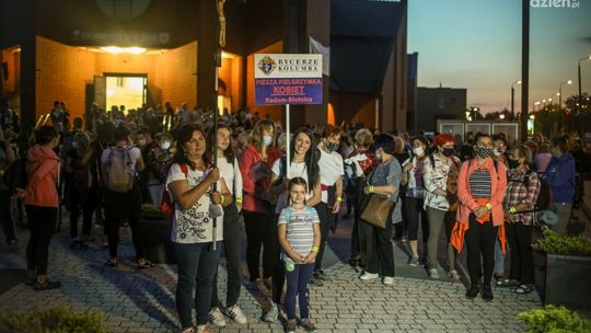 Wyruszyła nocna pielgrzymka kobiet do Błotnicy (zdjęcia)