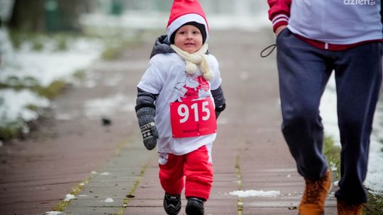 Wyścigi Mikołajów wokół zalewu