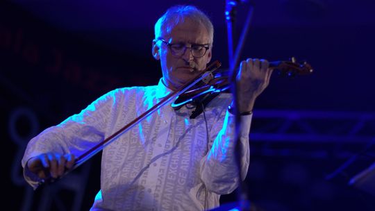 Wystąpią Krzesimir Dębski i String Connection