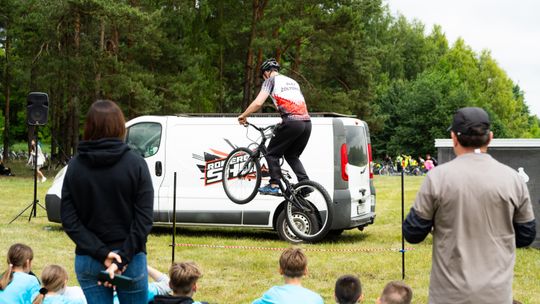 XX Rowerowy Zlot Gwieździsty za nami. Uczniowie z sześciu gmin spotkali się w Domaniowie