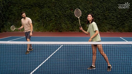 Z czego robi się siatki do badmintona?