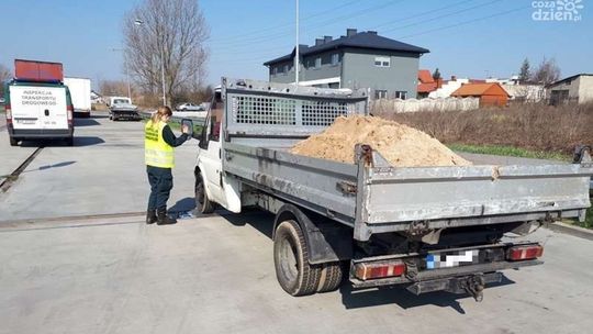 Za dużo piachu i puste palety