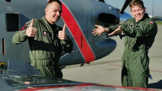 Za sterami samolotów. Lotnicy po szkoleniu