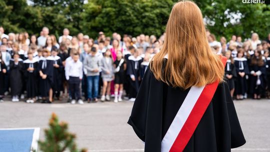 Zabrzmiał pierwszy dzwonek