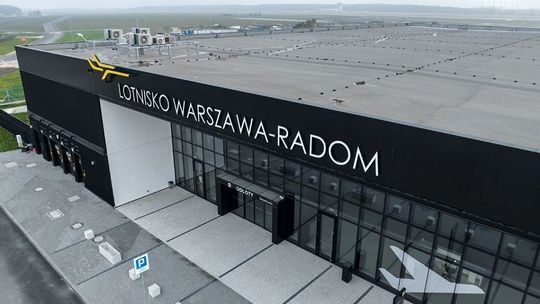 Zakończyła się budowa terminalu radomskiego lotniska
