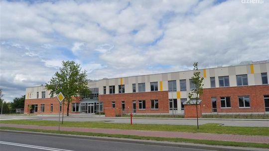 Zakrzew. Nowa szkoła w Bielisze