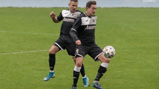 Zamłynie Kombud nie zwalnia tempa. Wyjazdowy remis Radomiaka II