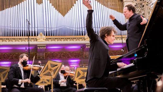 Zanurzony w fortepianie. Wywiad z Marcinem Wieczorkiem