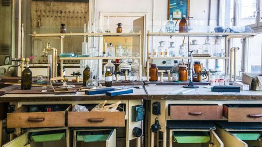 Zapomniane miejsca: Fabryka Łączników