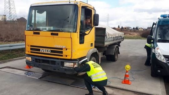 Zatrzymali dowód niesprawnej ciężarówki