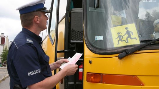 Zbliżają się wakacje, warto sprawdzić autokar