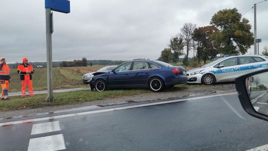 Zderzenie dwóch samochodów w Kuczkach. Sprawca był po alkoholu