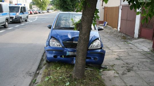 Zderzenie na ul. Średniej. Jedna osoba w szpitalu
