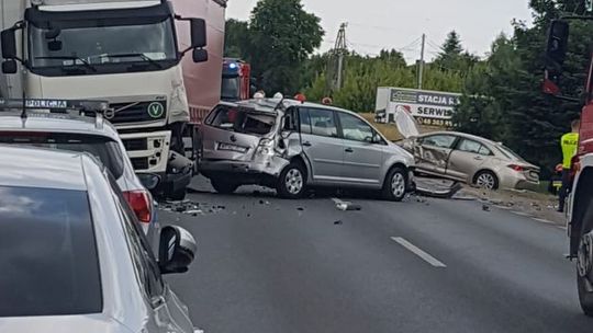 Zderzenie trzech pojazdów na DK9 w Skaryszewie