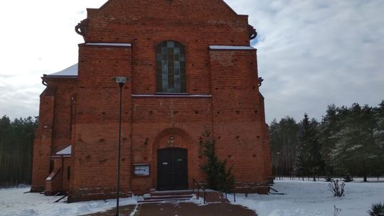 Zdewastował kościół, ukradł paschał i oświetlenia choinkowe