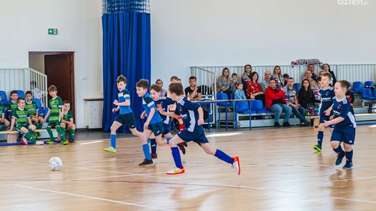 Zespół Drogowca Jedlińsk triumfował w halowym turnieju piłkarskim Broń Cup 2022