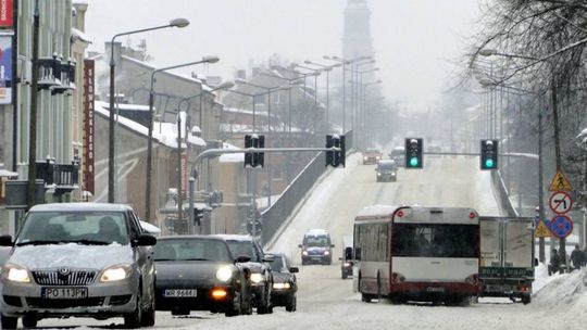 Zima nie odpuszcza. Trudne warunki na drogach!