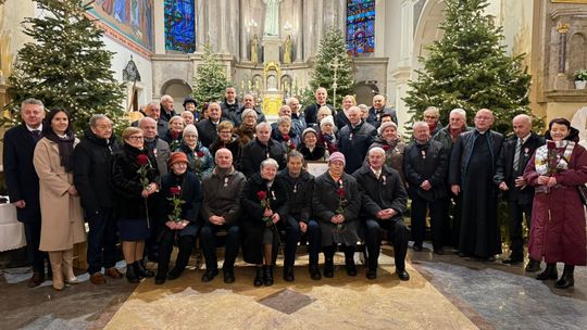 Złote Gody w Białobrzegach. Jubileusz świętowały 22 pary