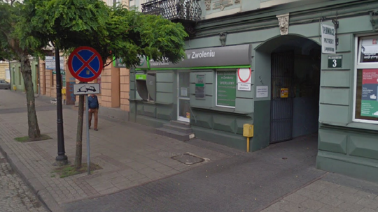 Zmarł na chodniku, pomimo reanimacji