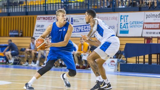 Znakomity odwrót akcji koszykarzy HydroTrucku i pierwsze zwycięstwo