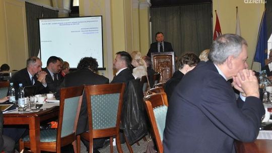 Znamy budżet Mazowsza na 2013 rok - SLD oburzone!