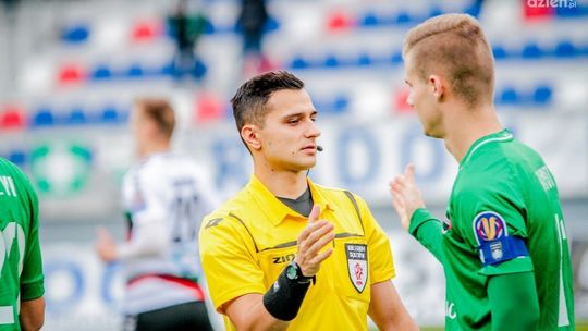 Znamy sędziego meczu Radomiak - Warta. Pojedynek poprowadzi Marcin Kochanek