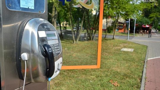 Znikają budki telefoniczne