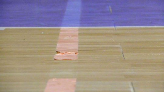 Znikające linie w hali MOSIR