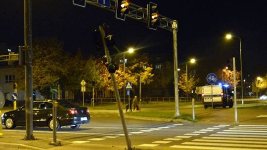 Zniszczona sygnalizacja świetlna