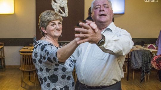 Zobacz potańcówkę w Klubie Seniora