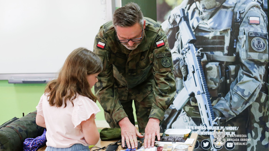 Żołnierze 6MBOT odwiedzają szkoły