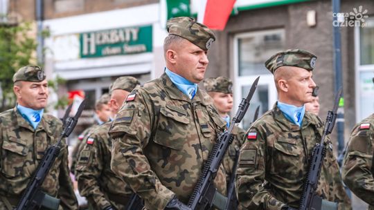 Żołnierze i pojazdy wojskowe pojawią się na ulicach. Wojsko apeluję o ostrożność i spokój