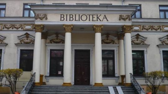 Żołnierze wyklęci i wystawy, czyli jesień w bibliotece.