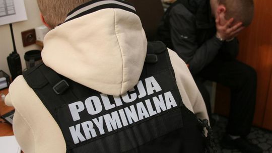 Zrywali kolczyki starszym kobietom