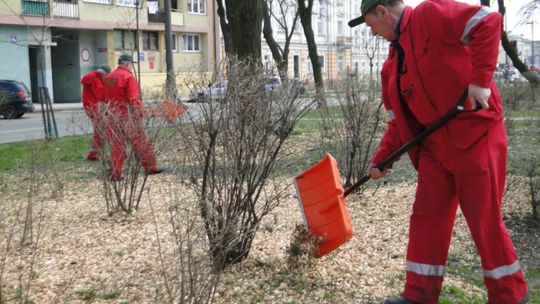 ZUK sprząta miasto na wiosnę