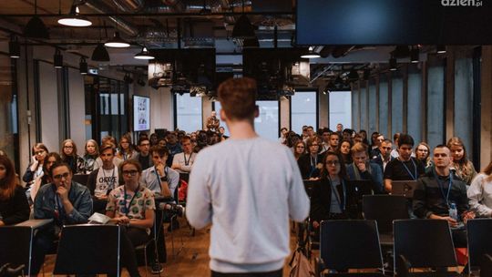 "Zwolnieni z Teorii". Czekają miejsca pracy