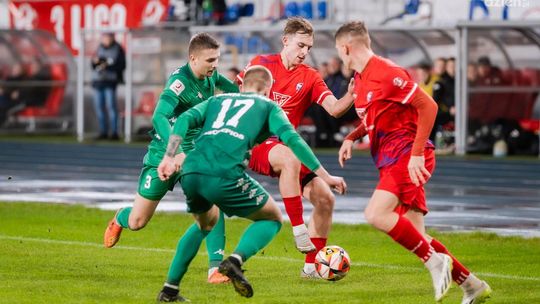 Zwycięstwo Broni, wysoka porażka Pilicy