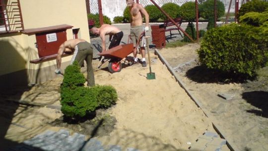 Życie i praca za kratami