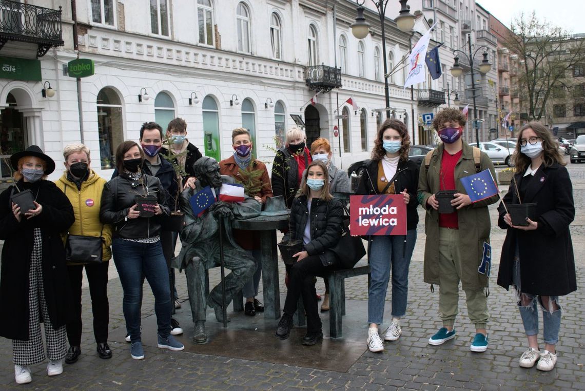 1000 drzew dla Radomia – Wiosna rozdawała sadzonki w centrum Radomia