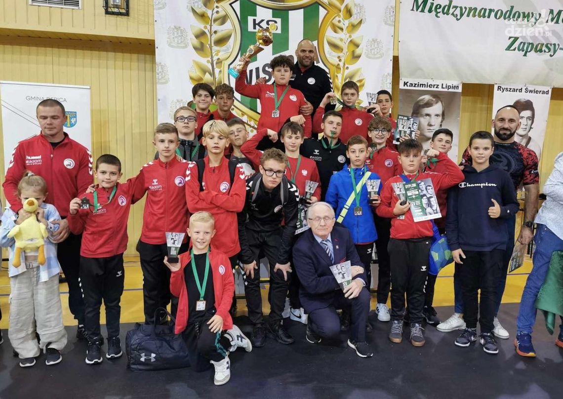 14 medali zapaśników Olimpijczyka Radom